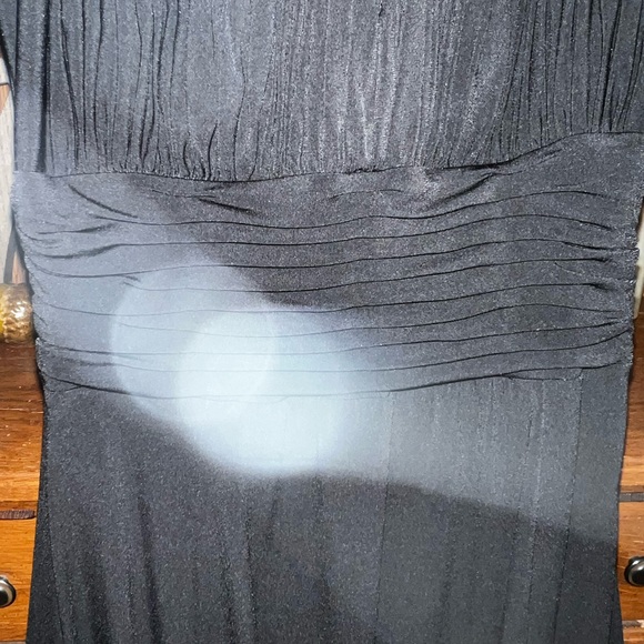 Gown - Picture 5 of 6